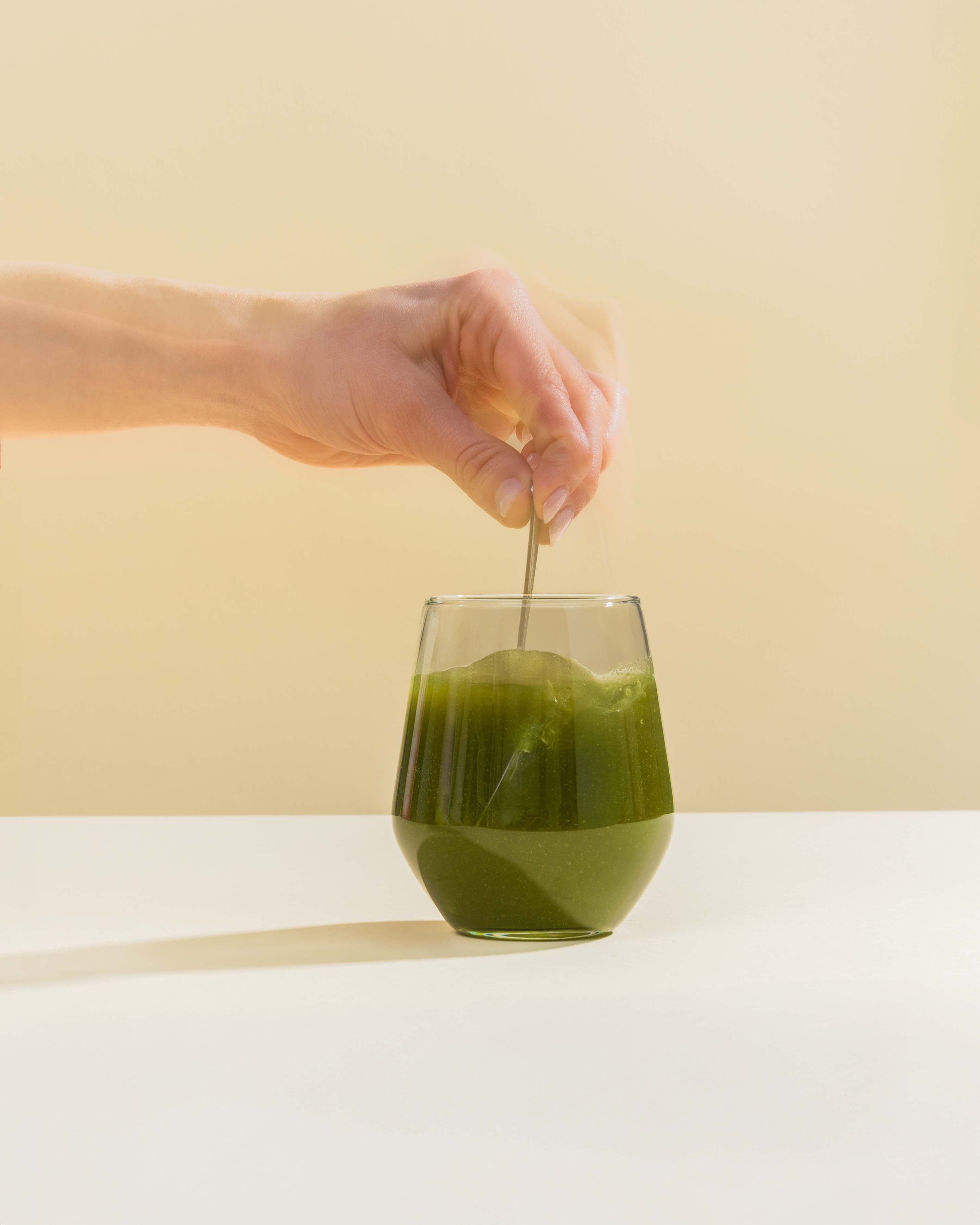 supergreens ital keverése pohárban